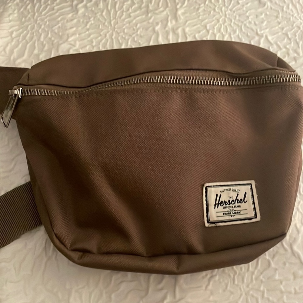 Herschel Tan Fanny pack in excellent condition